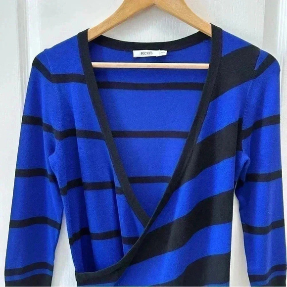 Ricki’s Wrap Front Sweater Deep V Neckline Thin Knit Blue Black Stripes  XS - Picture 5 of 15